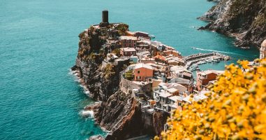 Se rendre aux Cinque Terre en avion