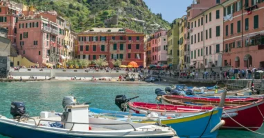 Location de bateau dans les Cinque Terre : explorez la Riviera autrement