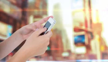 Ce que l’eSIM change vraiment, une fois sur la route